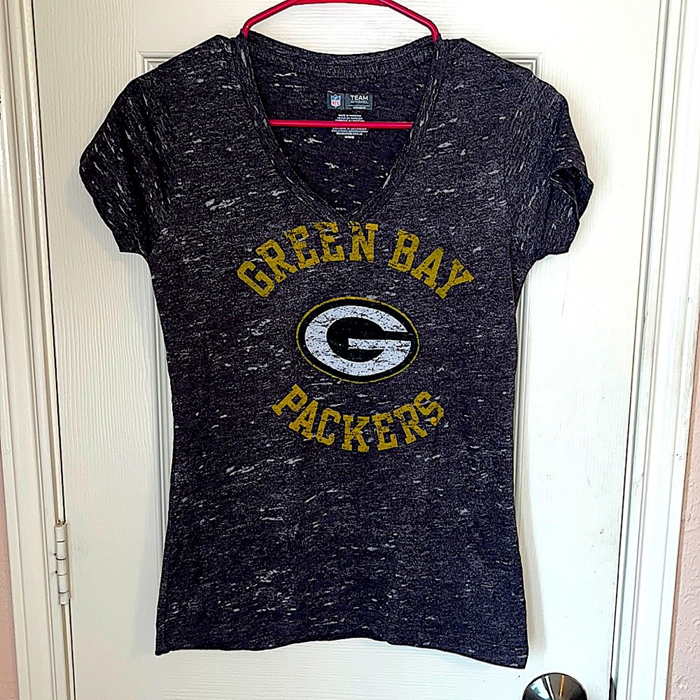 Green Bay Packers V-neck tee!